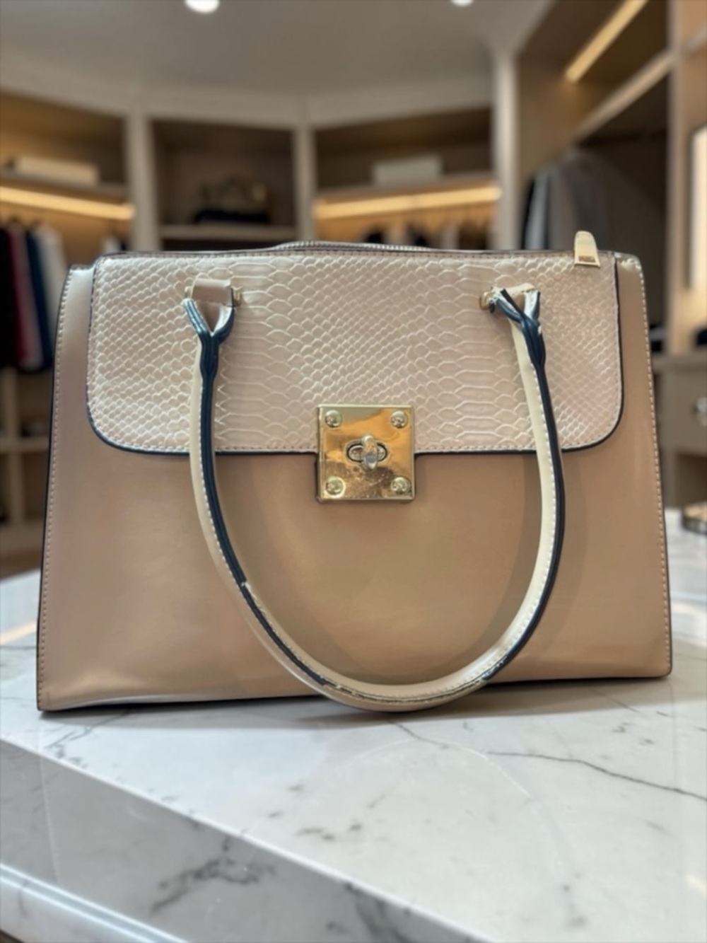 🔺️SOLD🔺️Aura Tan Satchel with Classic Design and Gold Detail luxury Snakeskin